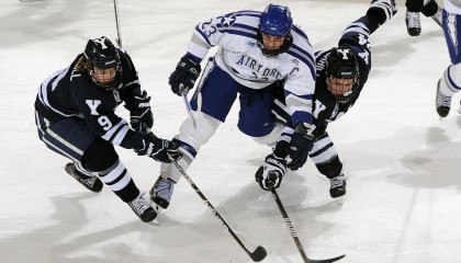 【开云】法国杯巅峰对决，残阵里尔主场迎战四连胜里昂，吉鲁与拉卡泽特的老兵传奇主导晋级悬念