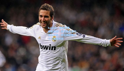 kaiyun：亚冠赛场突发混战！高天意受袭引发大冲突，申花助教卷入十人推搡风波